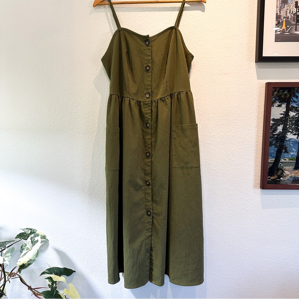 Button-Front Sleeveless Dress in Olive Green